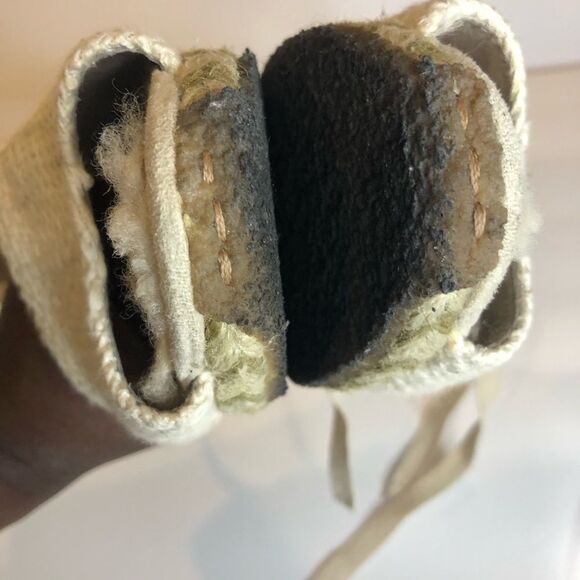 Ugg wedge tie up Sherpa lined sandals size 6 - Picture 9 of 9